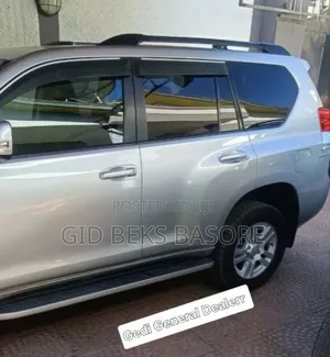 Toyota Land Cruiser Prado 2012 Silver