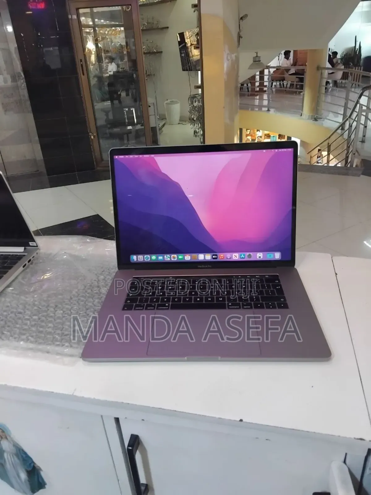 New Laptop Apple MacBook Pro 2017 16GB Intel Core i7 SSD 512GB