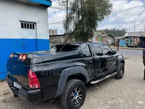 Toyota Tacoma 2011 Black