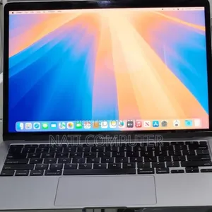 New Laptop Apple MacBook Pro M1 8GB Intel Core i3 SSD 256GB