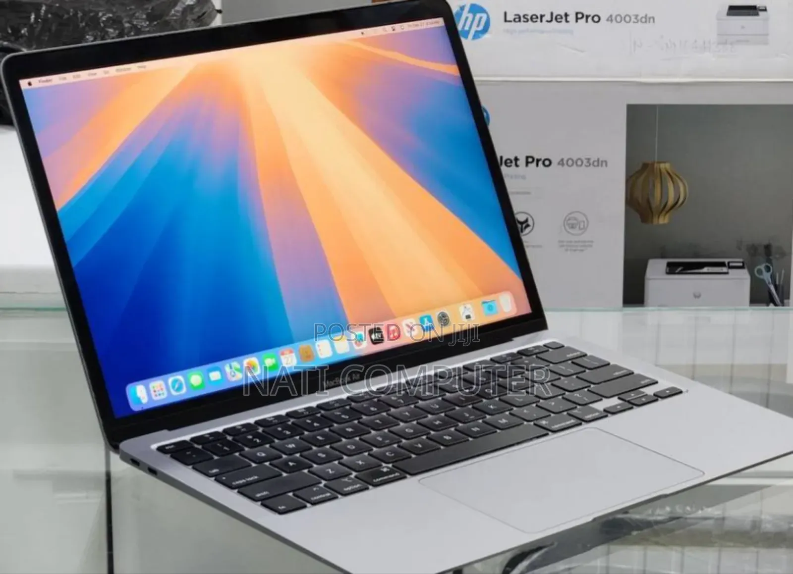 New Laptop Apple MacBook Pro M1 8GB Intel Core i3 SSD 256GB