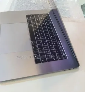 New Laptop Apple MacBook Pro 2017 16GB Intel Core i7 SSD 512GB