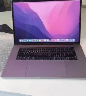 New Laptop Apple MacBook Pro 2017 16GB Intel Core i7 SSD 512GB