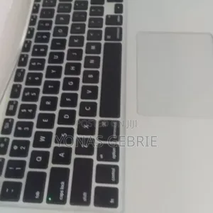 New Laptop Apple MacBook 4GB Intel Core i5 SSD 256GB