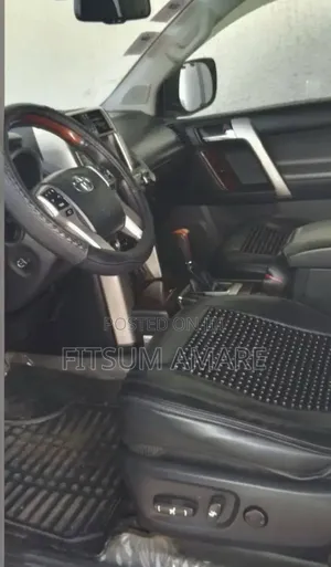 Toyota Land Cruiser 2012 Silver