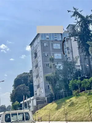 Commercial Building for Sale!