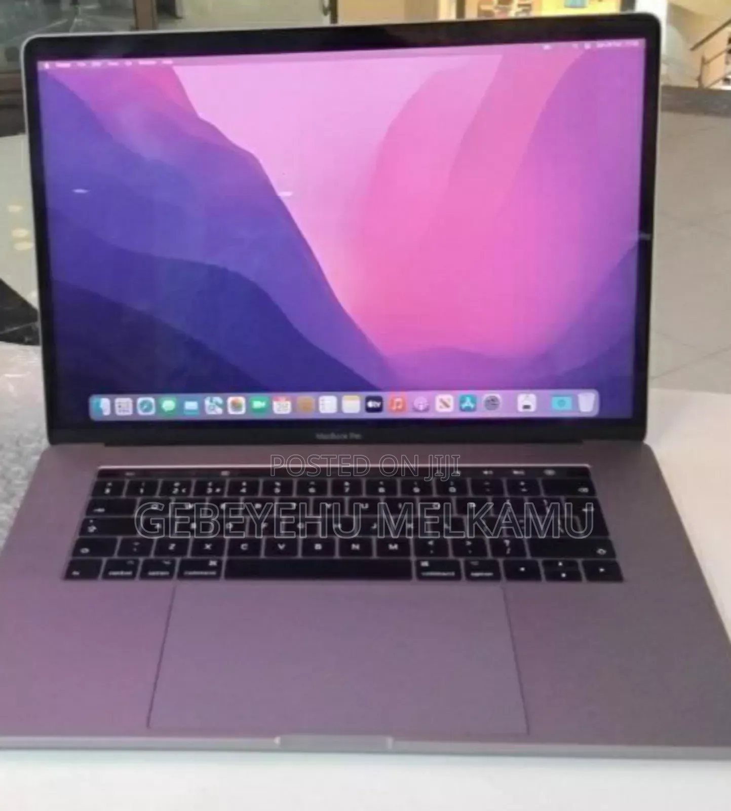 New Laptop Apple MacBook Pro 2017 16GB Intel Core i7 SSD 512GB