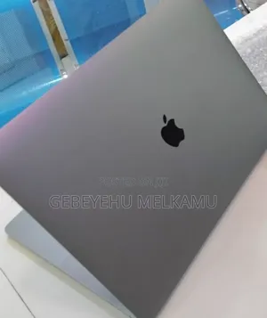 New Laptop Apple MacBook Pro 2017 16GB Intel Core i7 SSD 512GB