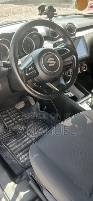 Suzuki Swift 2022 Gray