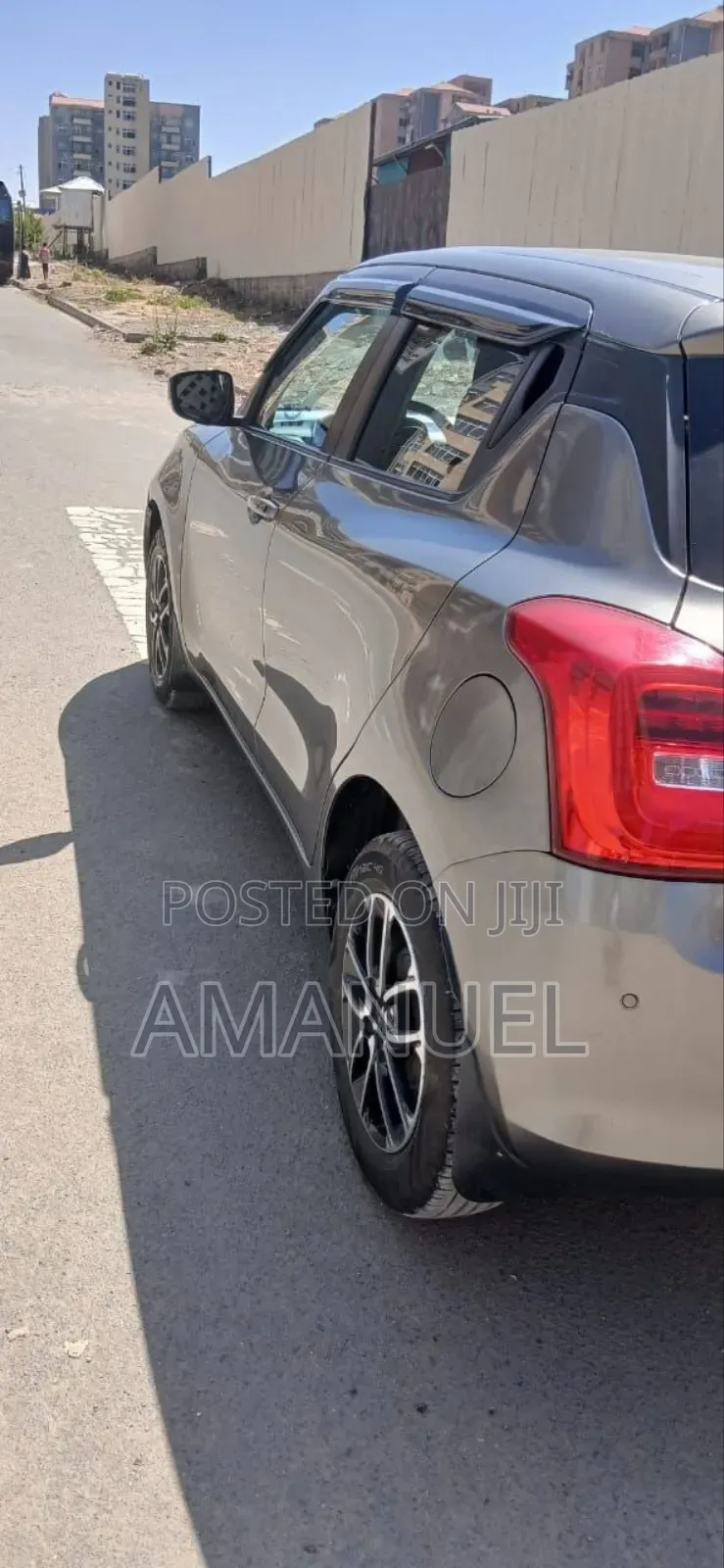 Suzuki Swift 2022 Gray