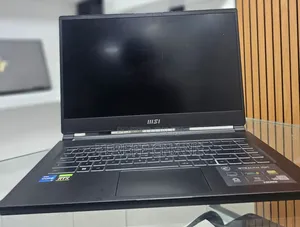 New Laptop MSI Stealth 14 Studio A13VF 16GB Intel Core i7 SSD 512GB