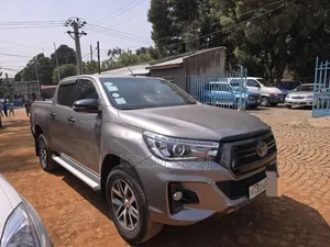 Toyota Hilux Revo Double Cab Deisel 2.4 AWD 2020 Brown