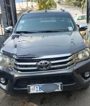 Toyota Hilux 2017 Gray