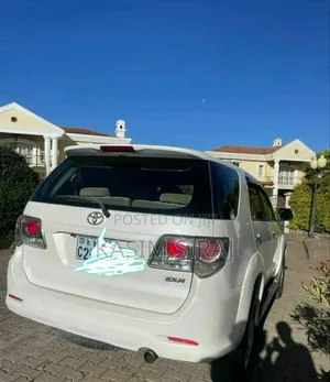 Toyota Fortuner 2.7 AWD 2014 White