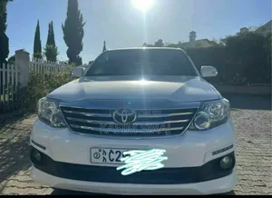 Toyota Fortuner 2.7 AWD 2014 White
