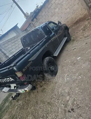 Toyota Hilux 1999 Gray