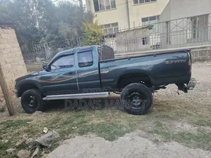 Toyota Hilux 1999 Gray