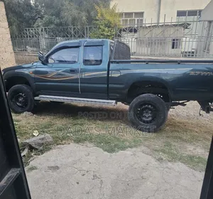 Toyota Hilux 1999 Gray