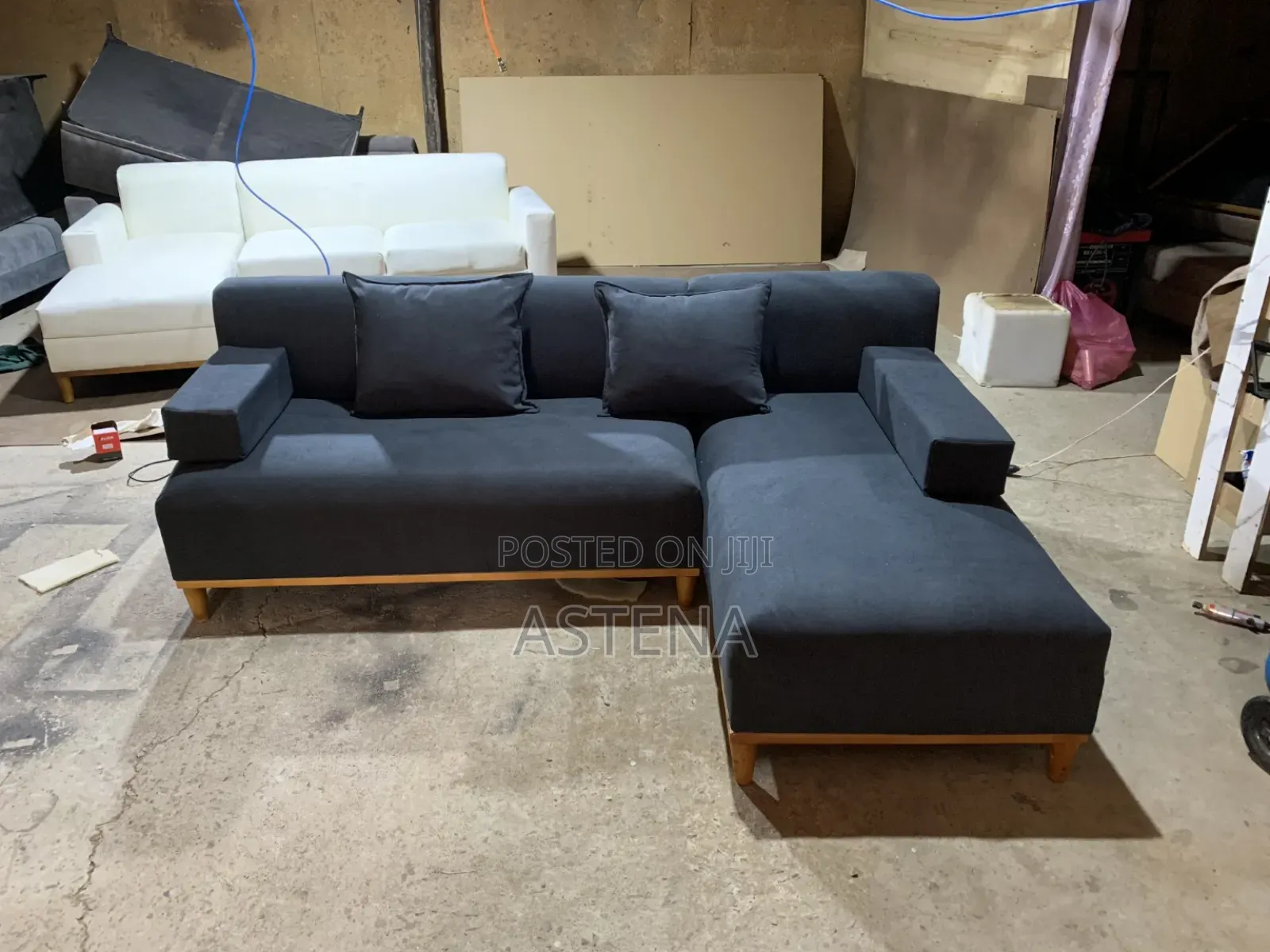 ለትንሽ ቦታ እና ለተጠበበ ቤት ተመጣጣኝ Mini L-Shape ሶፋ።