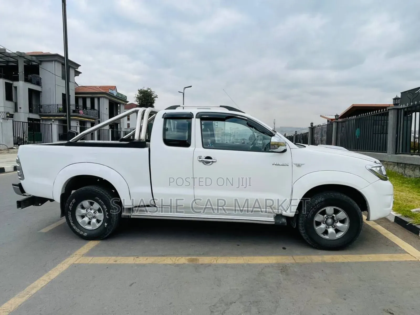 Toyota Hilux 2015 White