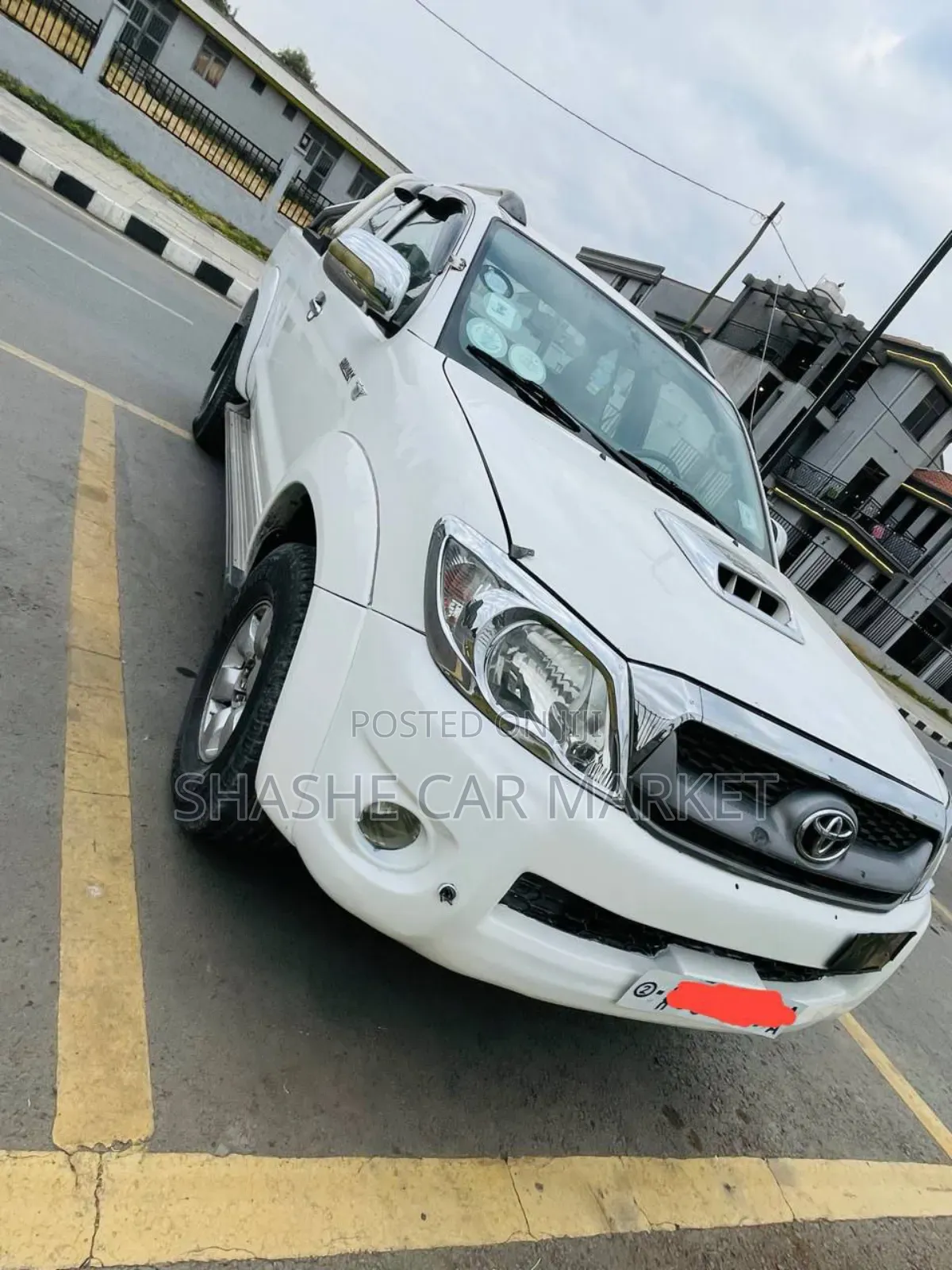 Toyota Hilux 2015 White