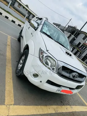 Toyota Hilux 2015 White