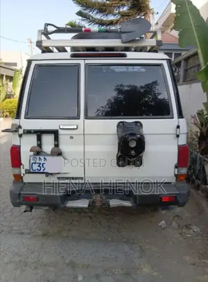 Toyota Land Cruiser 2017 White