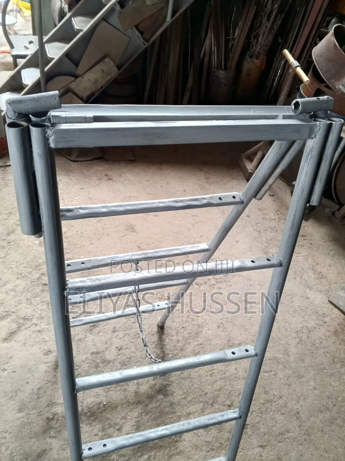 ታጣፊ እና ተዘርጊ መሰላል