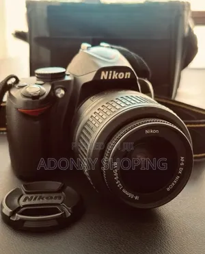 Nikon D3000 – እጅግ ጥሩ ኮንዲሽን, ሙሉ እቃዎች Included