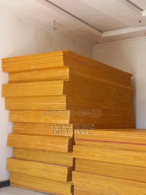 አዲስ ኘለይውድ እና ያገለገለ አለን