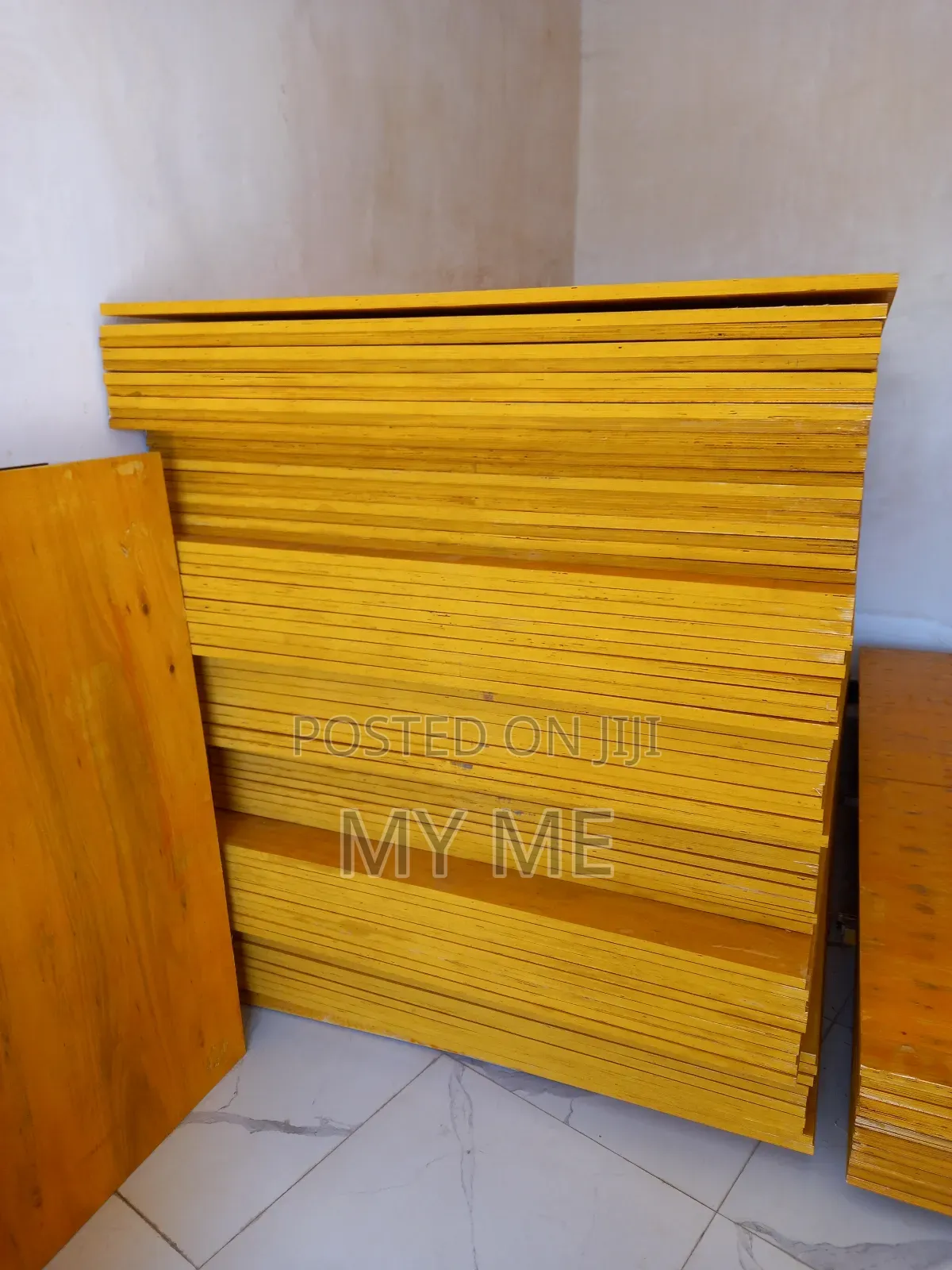 አዲስ ኘለይውድ እና ያገለገለ አለን