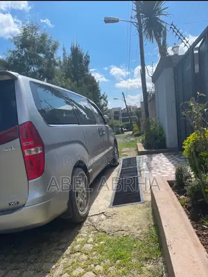 Hyundai Starex 2014 Silver