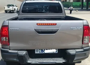 Toyota Hilux 2020 Gold