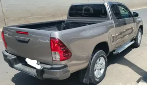 Toyota Hilux 2020 Gold