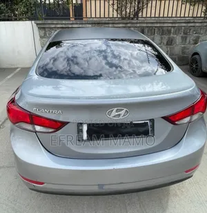 Hyundai Elantra 2015 Silver