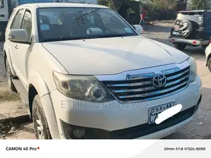 Toyota Fortuner 2014 White