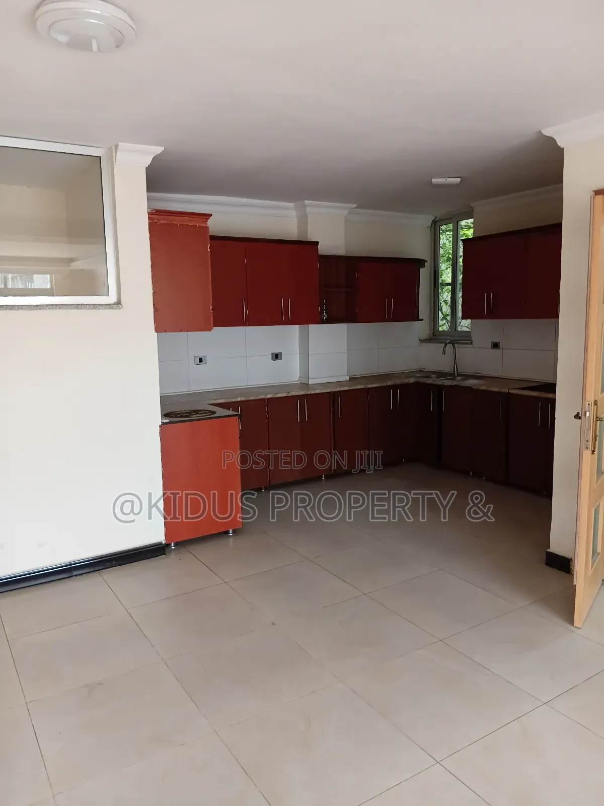 3bdrm Apartment in German Square, Nifas Silk-Lafto for rent
