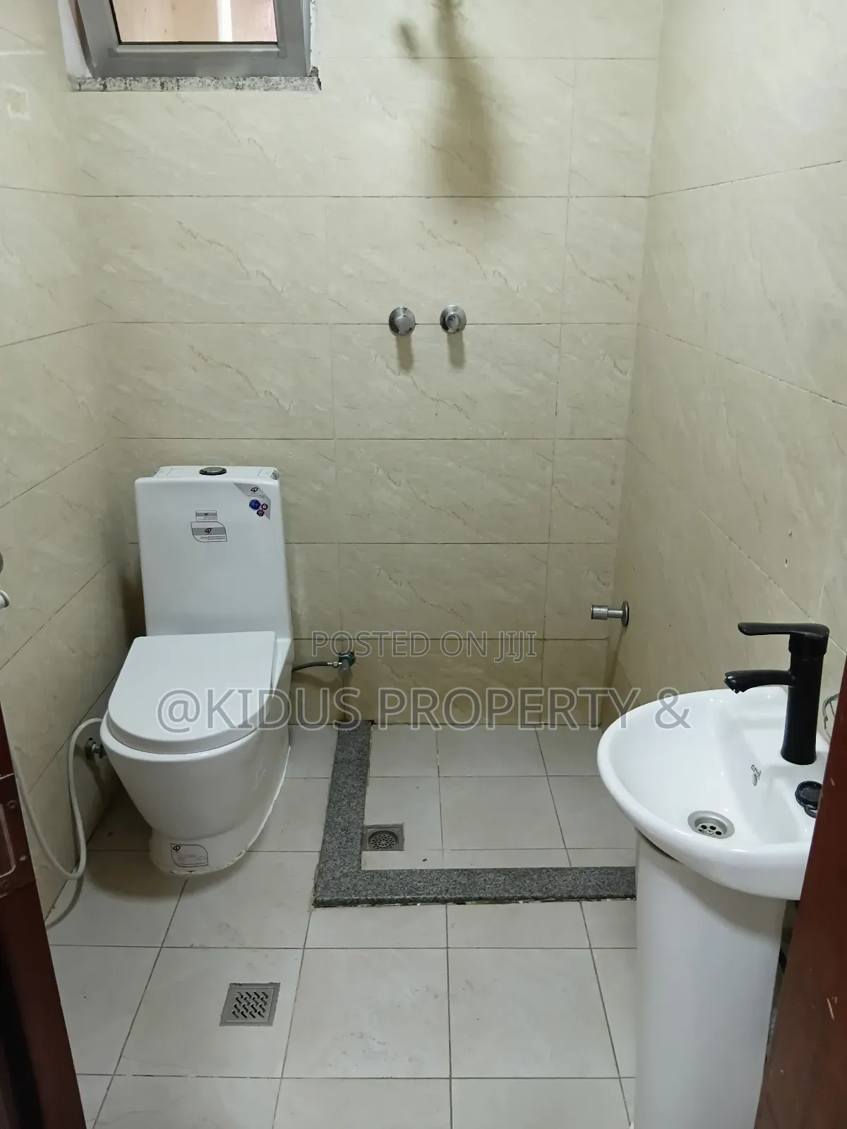 3bdrm Apartment in German Square, Nifas Silk-Lafto for rent