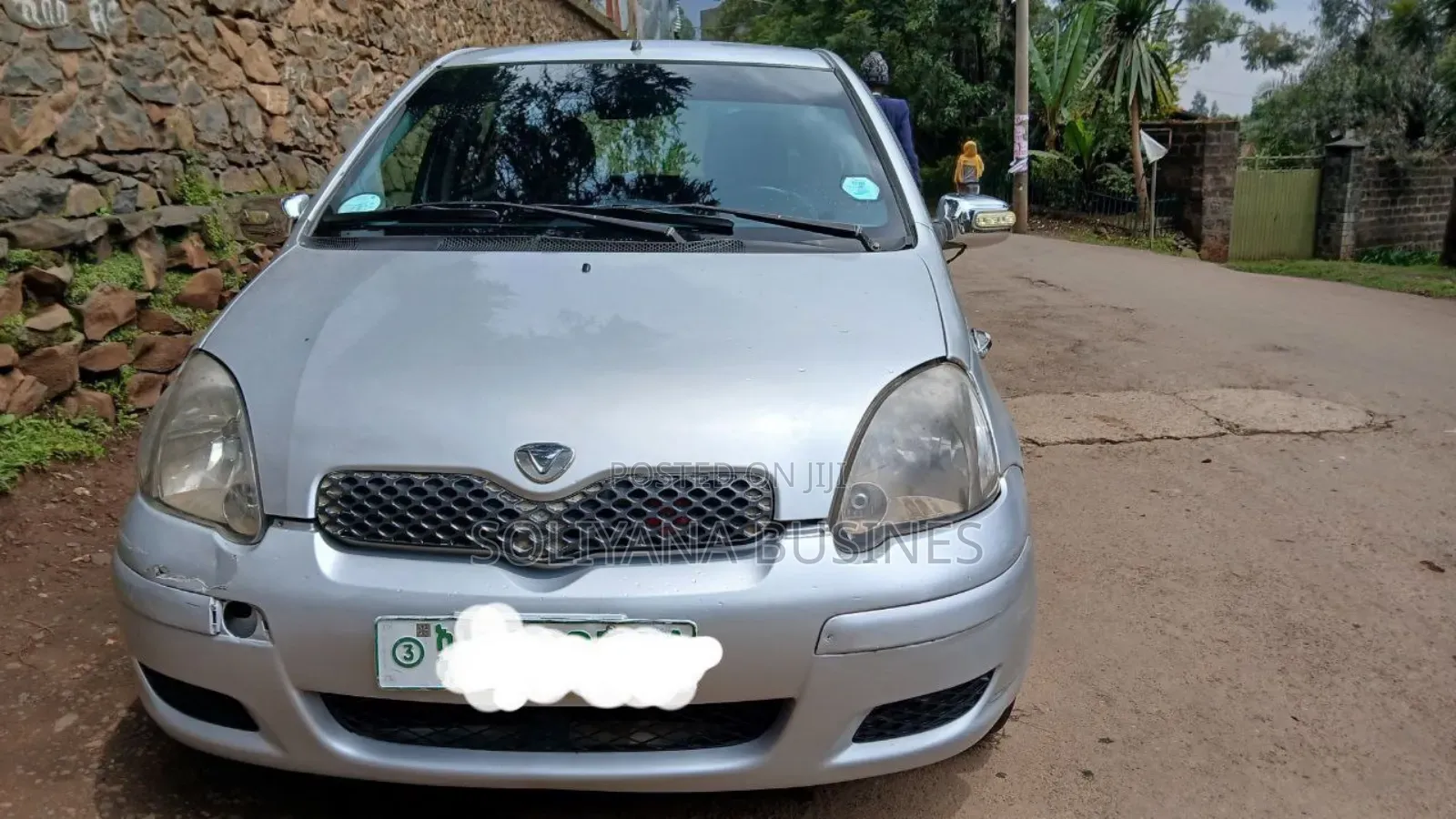 Toyota Vitz 2002 Silver