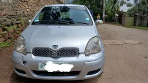 Toyota Vitz 2002 Silver