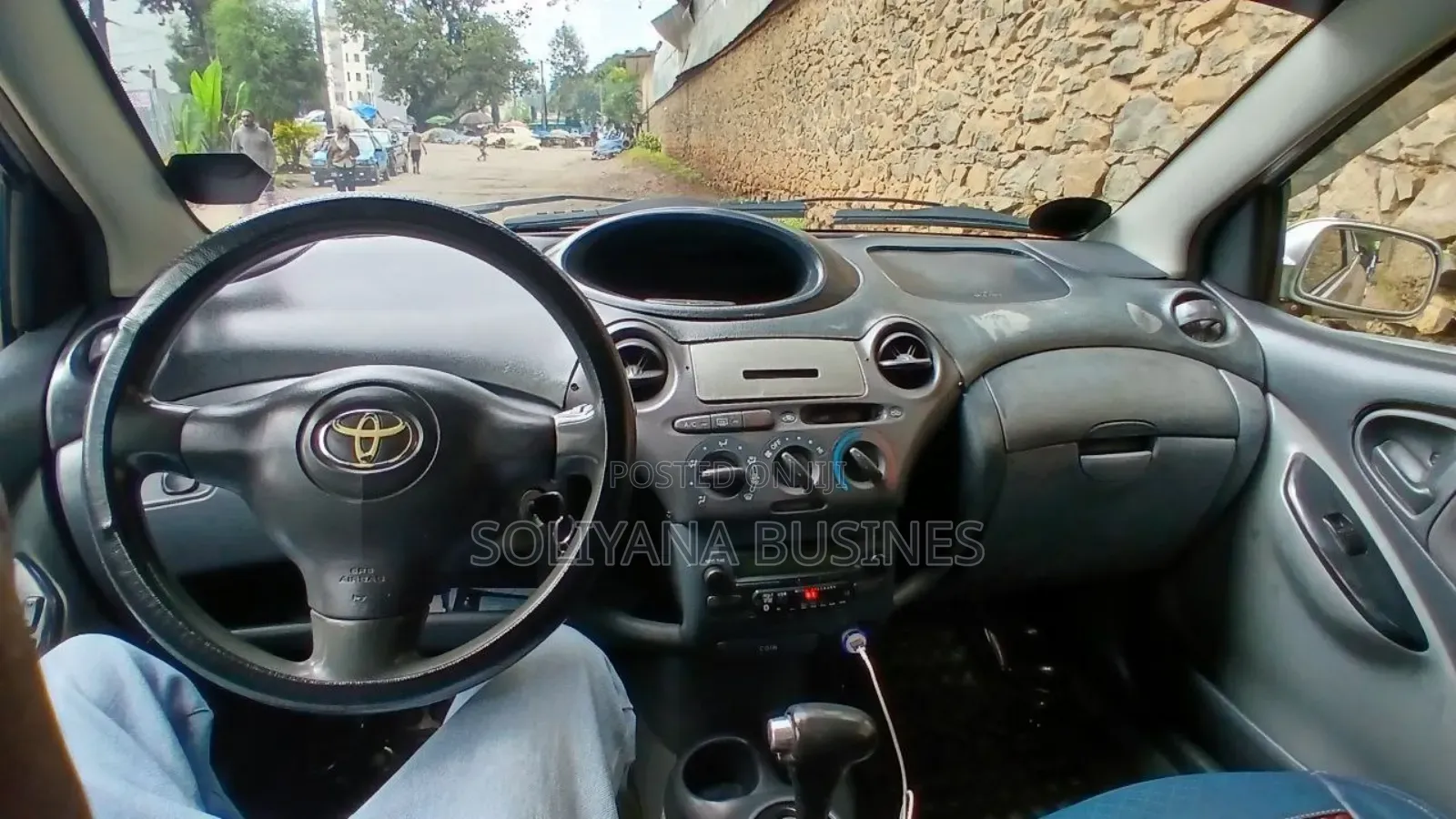 Toyota Vitz 2002 Silver