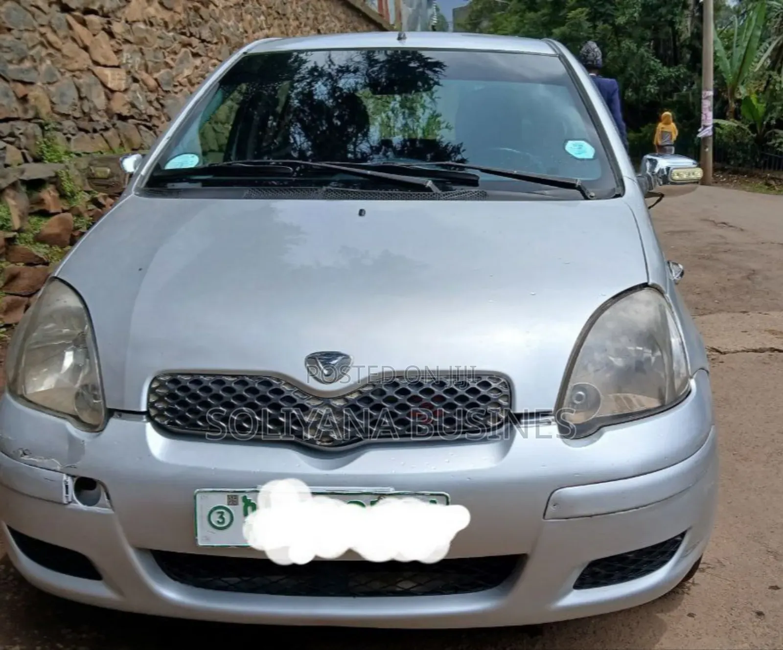 Toyota Vitz 2002 Silver