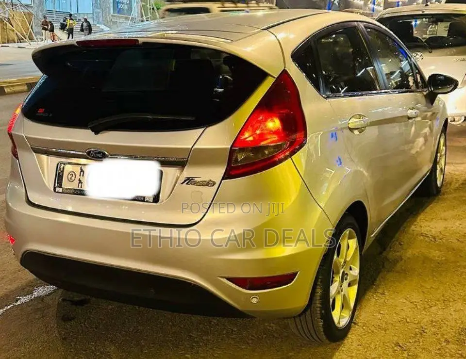 Ford Fiesta 2012 Silver