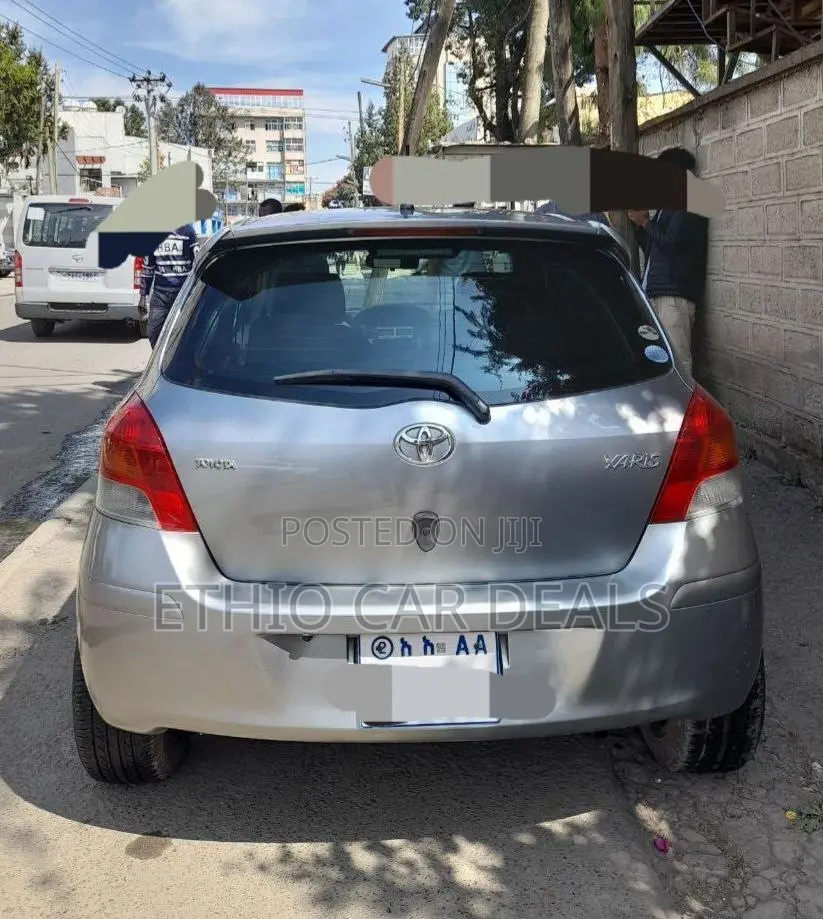 Toyota Yaris 2010 Silver