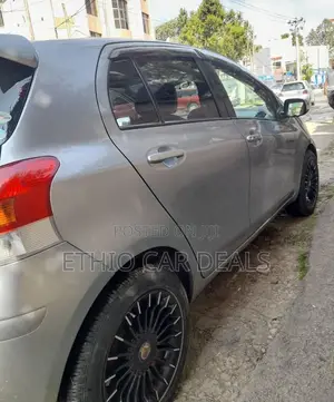 Toyota Yaris 2010 Silver