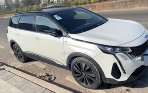 Peugeot 5008 2022 White