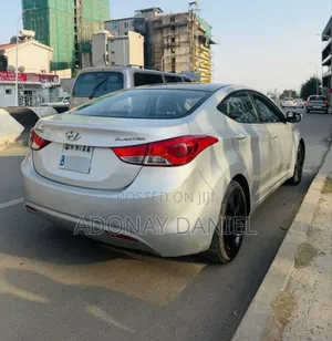 Hyundai Elantra Limited 2012 Silver