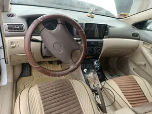 Toyota Corolla 2001 White