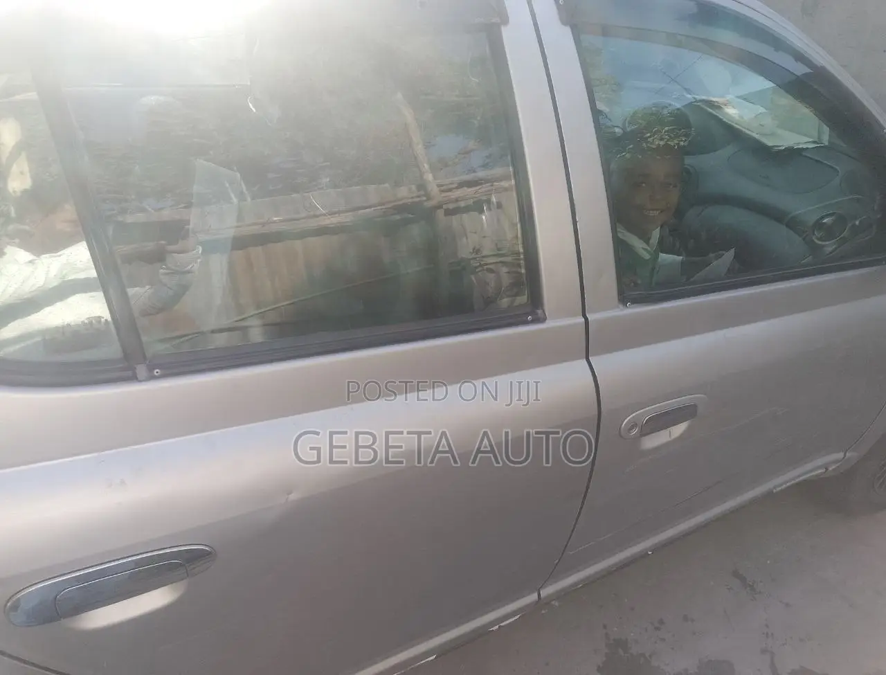 Toyota Vitz 2001 Gold