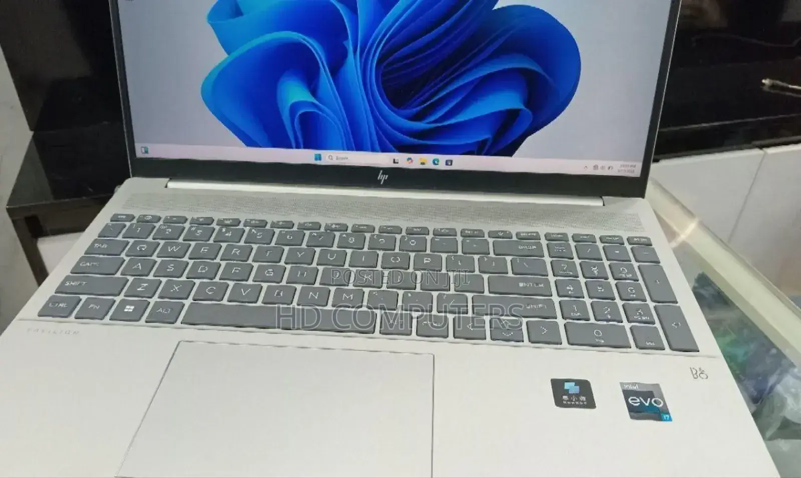 New Laptop HP 16GB Intel Core i7 SSD 1T